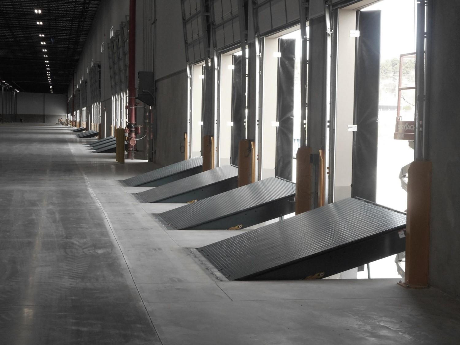 Fixed Dock Leveler | Hydraulic Loading Ramp for Warehouse | China Manufacturer-Scissor Lifts Manufacturer | Hydraulic Lifts Platform & Cargo Lifts Supplier in China