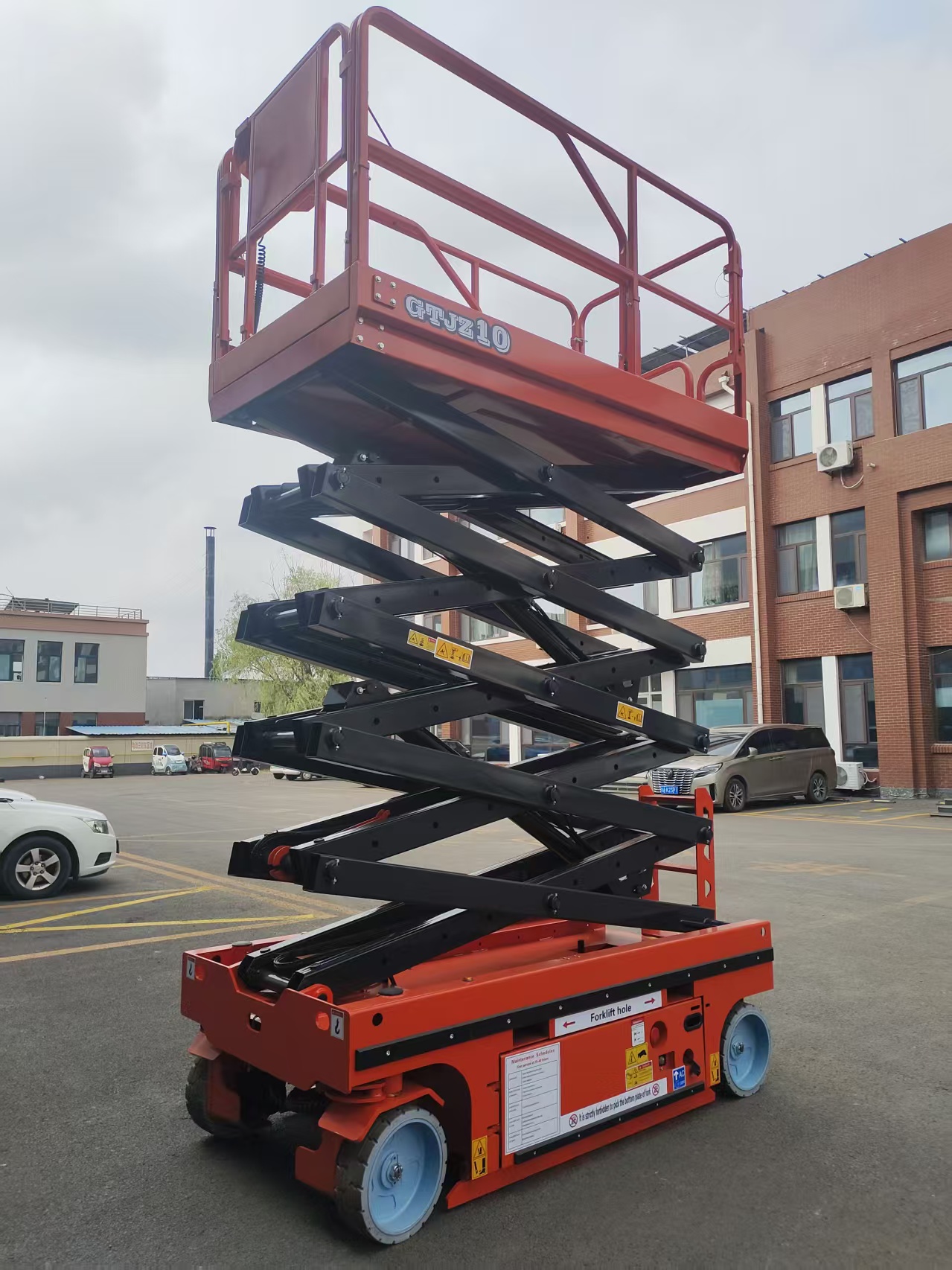 How Does a Hydraulic Scissor Lift Work