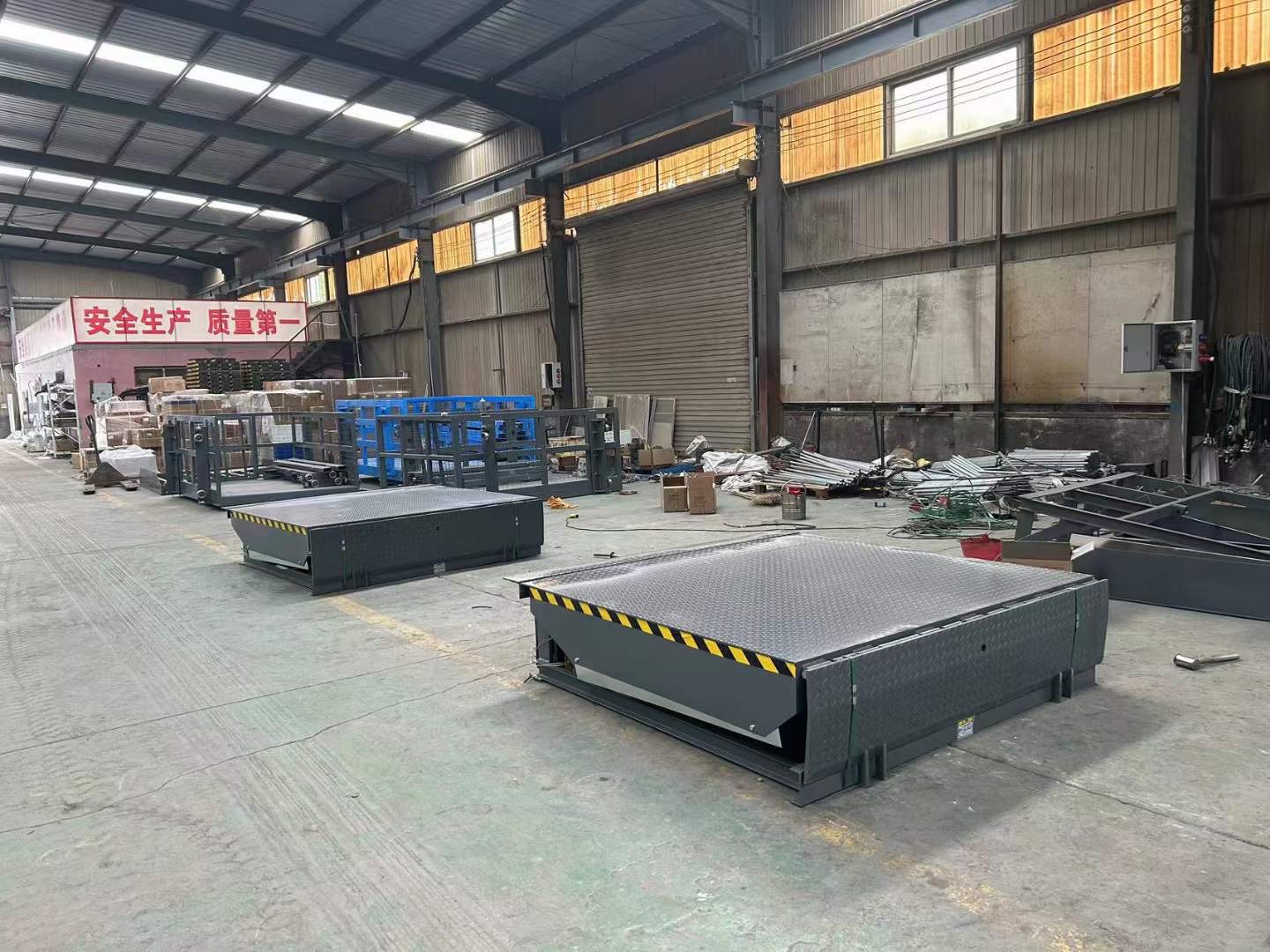 What size loading and unloading ramp is best for 40ft shipping containers?-Scissor Lifts Manufacturer | Hydraulic Lifts Platform & Cargo Lifts Supplier in China What size loading and unloading ramp is best for 40ft shipping containers?-Scissor Lifts Manufacturer | Hydraulic Lifts Platform & Cargo Lifts Supplier in China